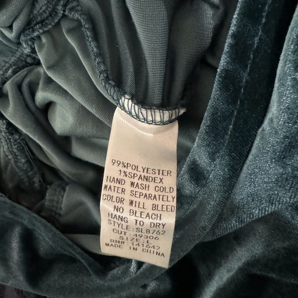 Women’s shorts romper. Size large She + Sky - Picture 5 of 6